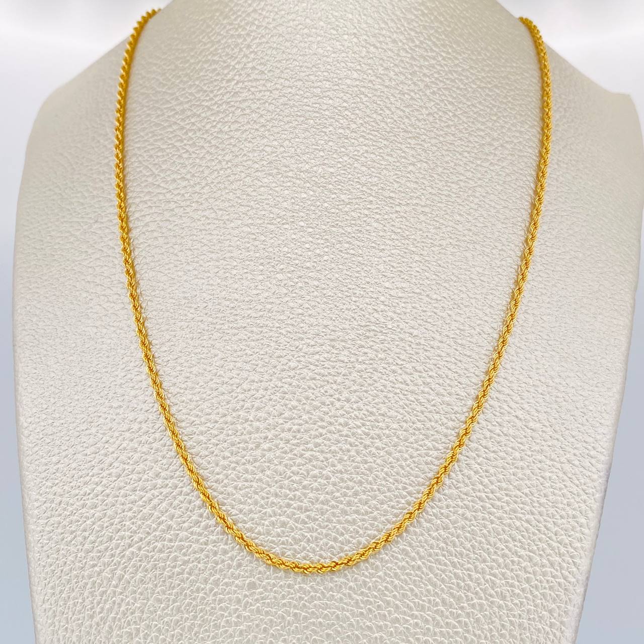 Rope Chain 2.4gr / 23 1/2 in / 1.4mm Yellow Gold +3 18K %