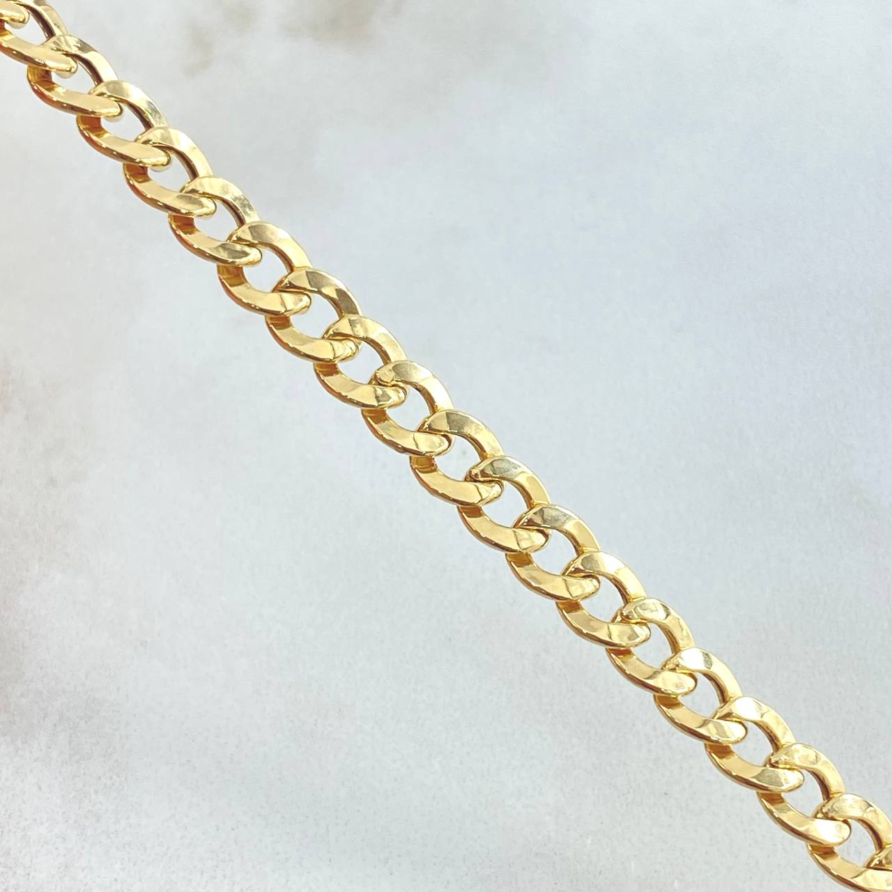 Cuban Links Bracelet 5.7gr / 8.3in / +0 18K Gold ©