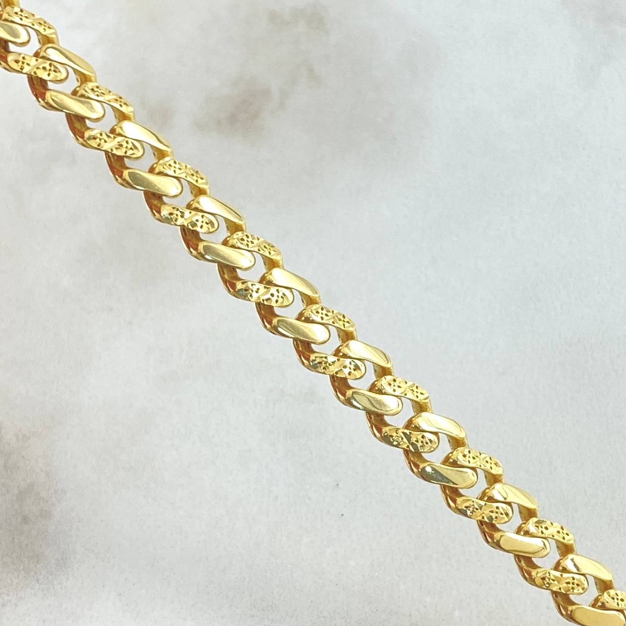 Cuban Links Bracelet Infinite 8.5gr / 8.3in / +4 18K Gold ©