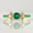 Lateral Stars Ring Emeralds 48pts Diamonds 20pts 2.75gr / Size 7 3/4 / 18K Gold ©