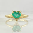 Solitaire Heart Ring with Emerald 82pts 2.9gr / Size 7 / 18K Gold ©