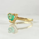Solitaire Heart Ring with Emerald 82pts 2.9gr / Size 7 / 18K Gold ©