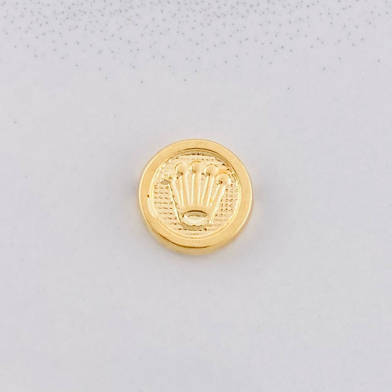 Charm Crown Textured 0.25g / 1/4 in 18K Yellow Gold