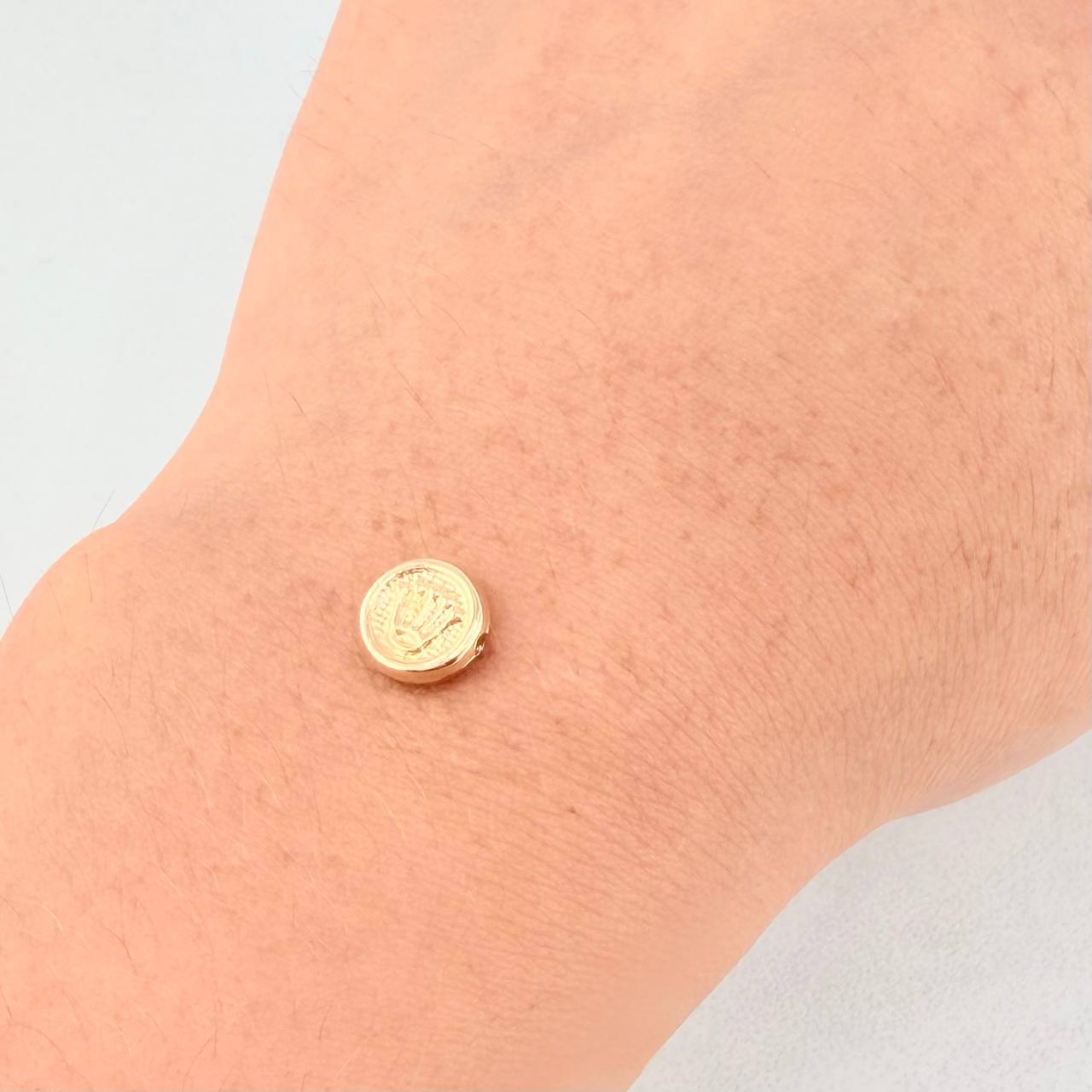 Charm Crown Textured 0.25g / 1/4 in 18K Yellow Gold