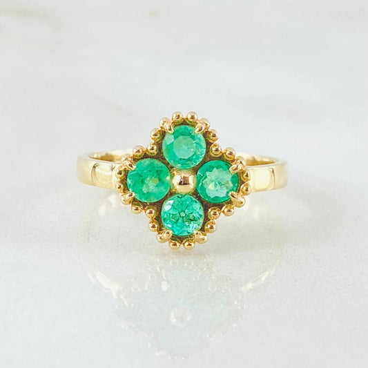 Anillo Flor Trebol Punteado Esmeraldas 43pts 3.35gr / T6 3/4 / Oro Amarillo 18K ©