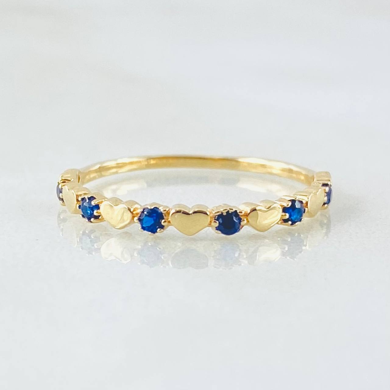 Anillo Corazones Intercalados 2.2gr / T7 1/4 / Oro Amarillo 18K