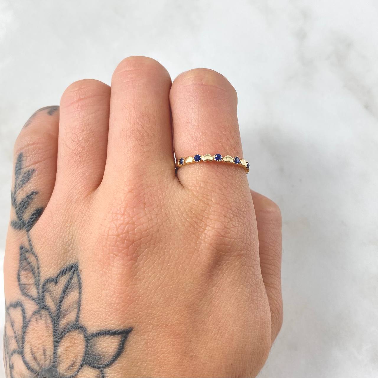 Anillo Corazones Intercalados 2.2gr / T7 1/4 / Oro Amarillo 18K