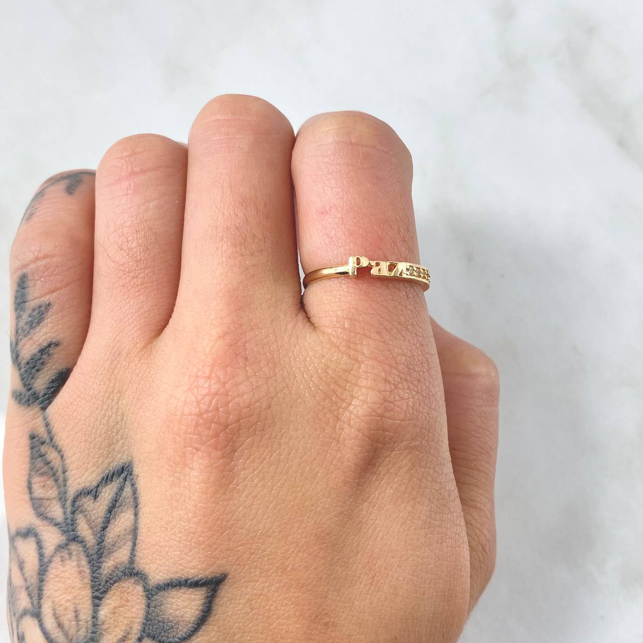 Peace Ring 1.25 g / T6 18K Yellow Gold