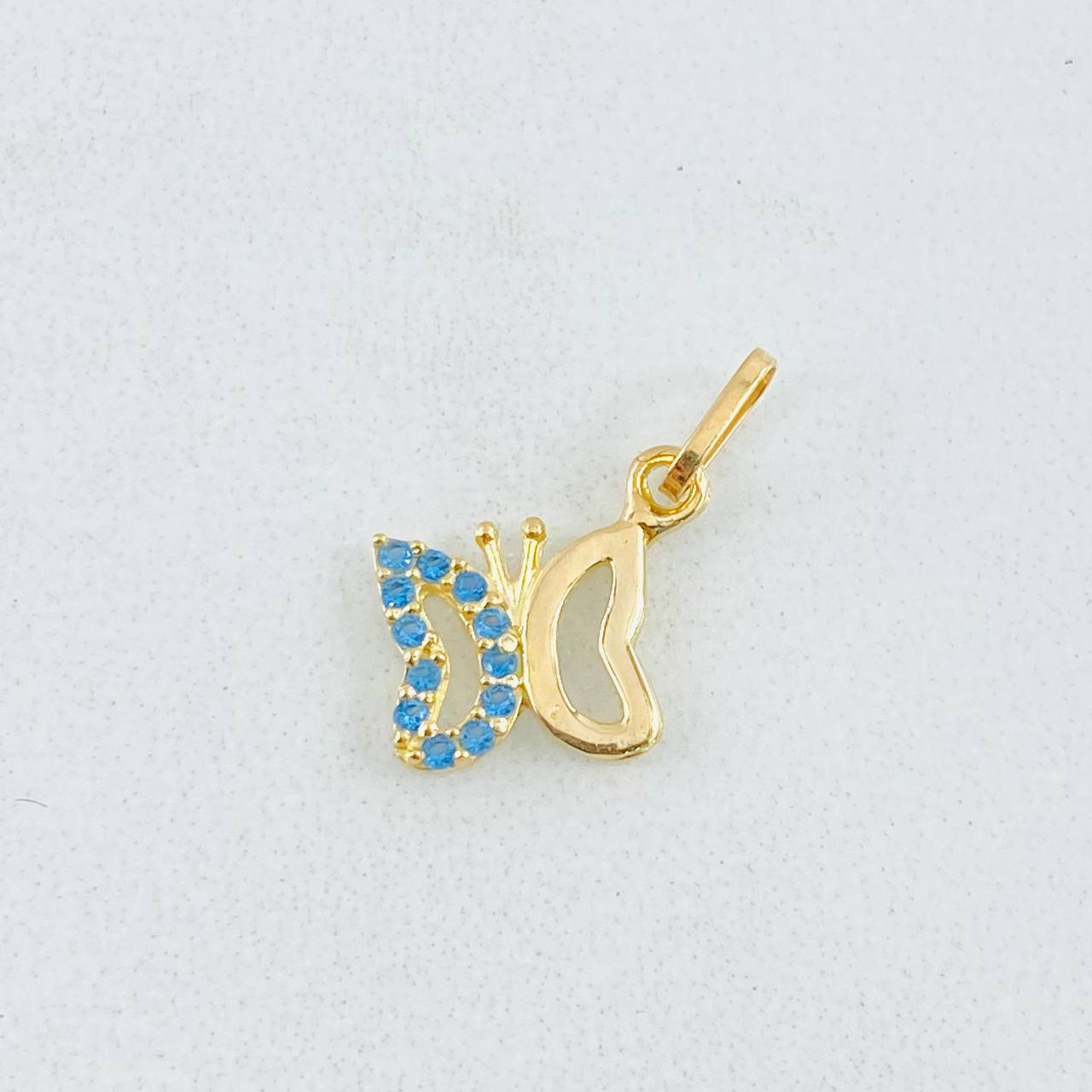 Butterfly Silhouette Pendant 0.5gr / 0.8in / 18K Gold