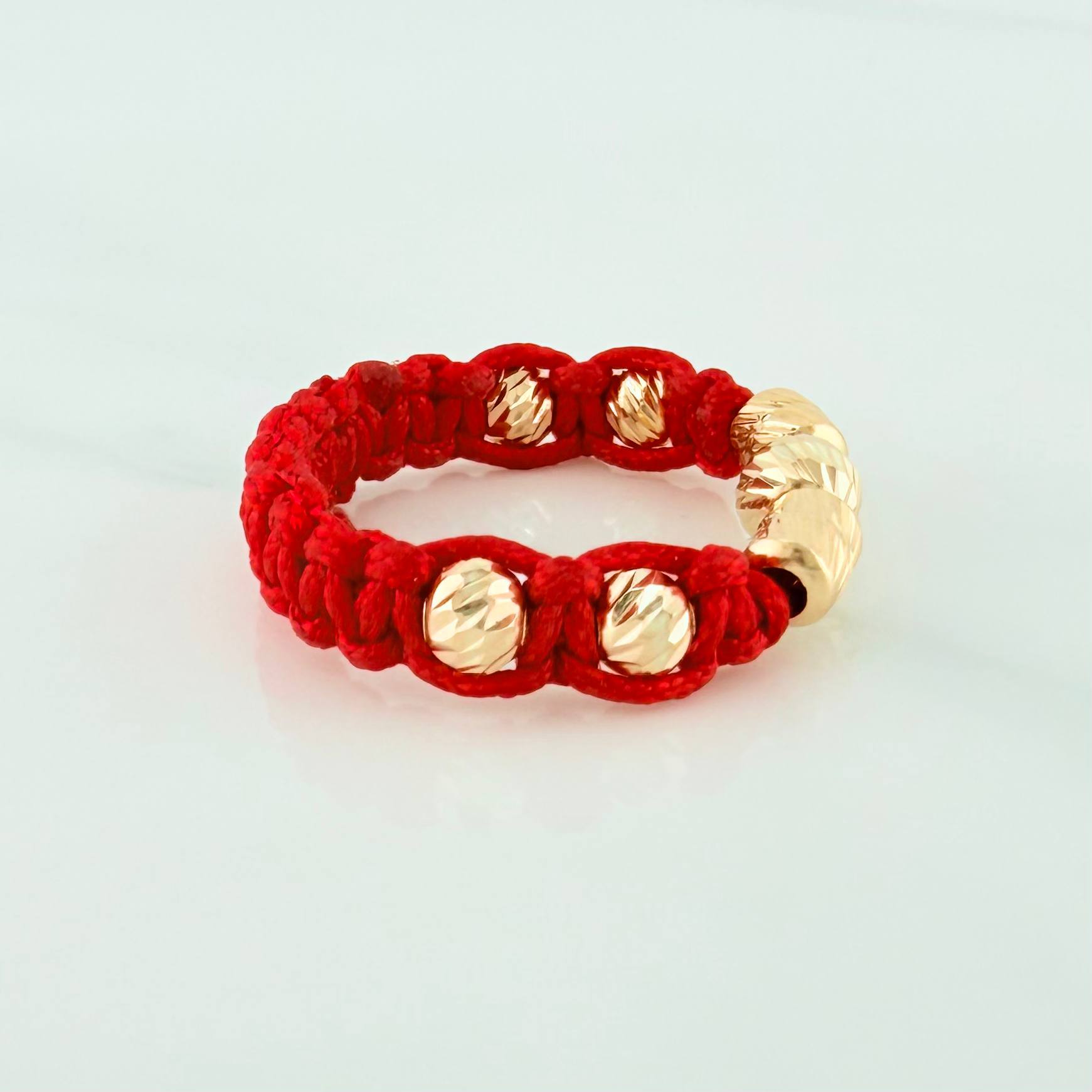 Anillo Tejido Rojo Bolas Diamantados 0.6 g / T8 Oro Amarillo 18K (A.C)