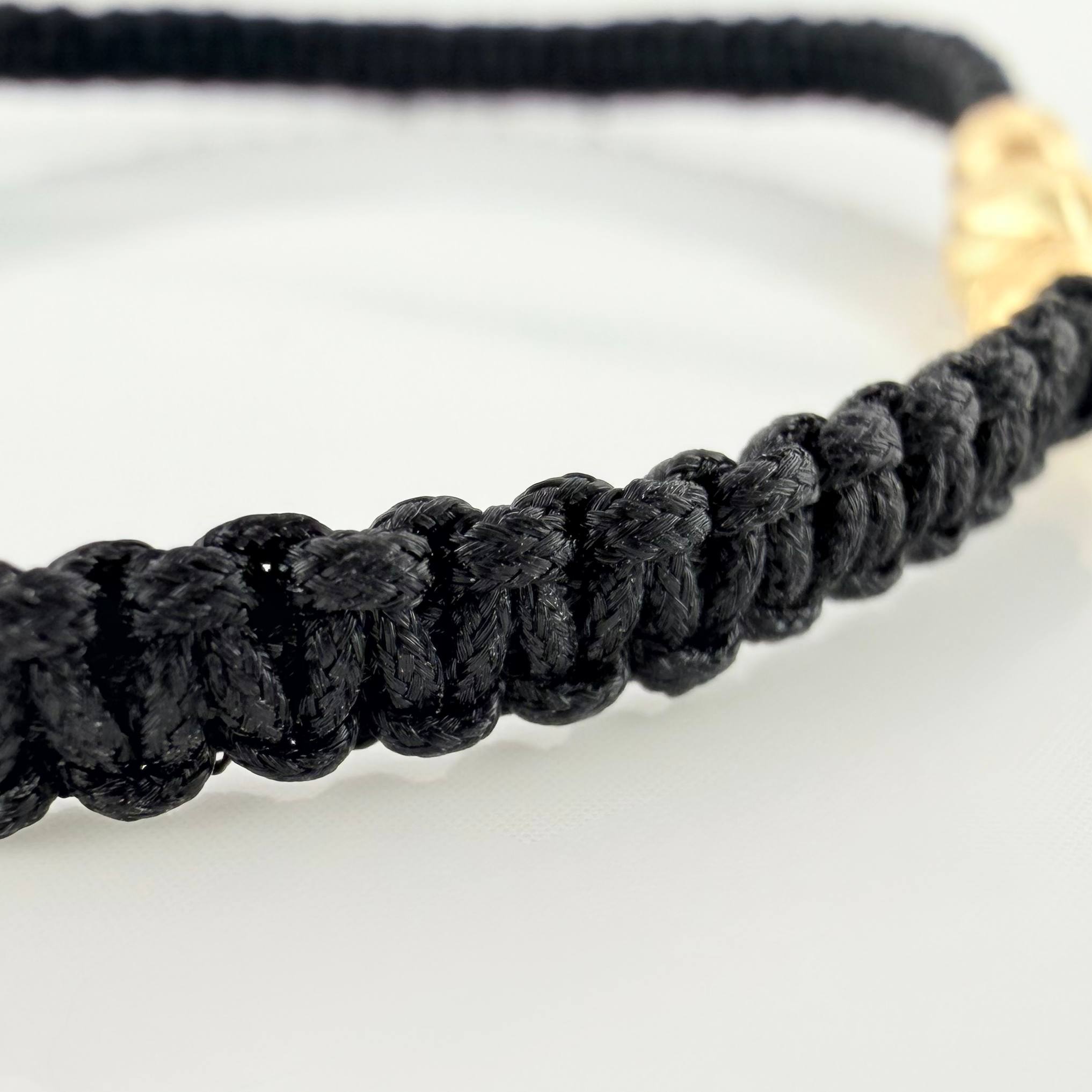 Pulsera Tejida Negra Bolas Diamantadas Oro Amarillo 18K