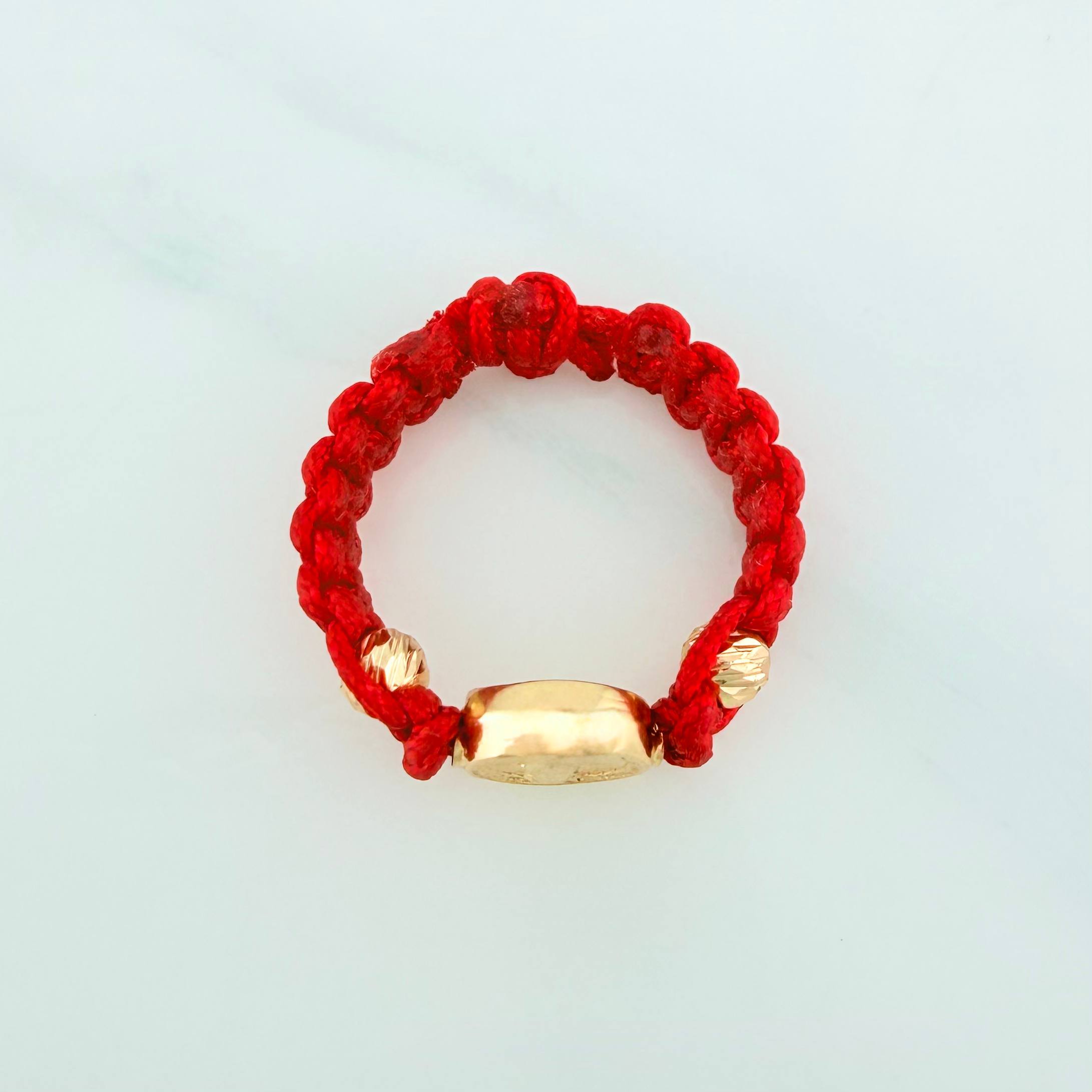 Red Woven Ring Charm Miraculous Virgin 0.6 g / T4 Yellow Gold 18K