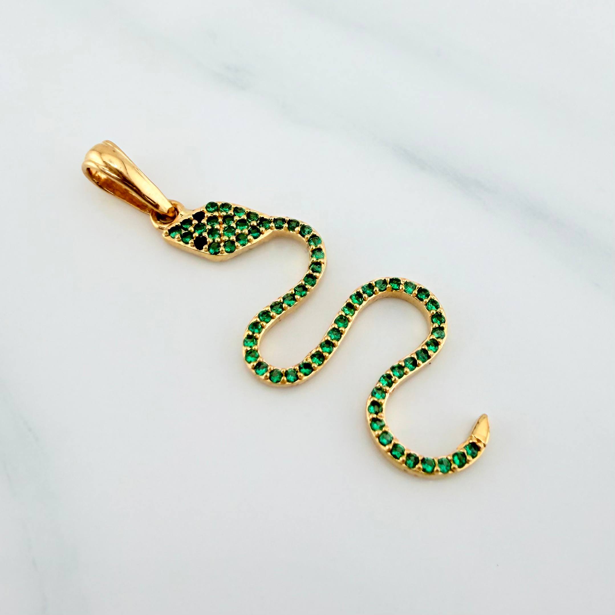 Dije Serpiente 1.85 g / 1 1/2 in Oro Amarillo 18K