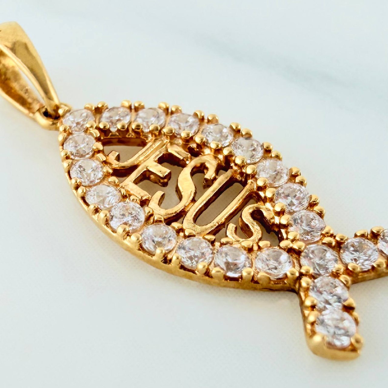 Pendant Jesus 1.1 g / 1 in Yellow Gold 18K
