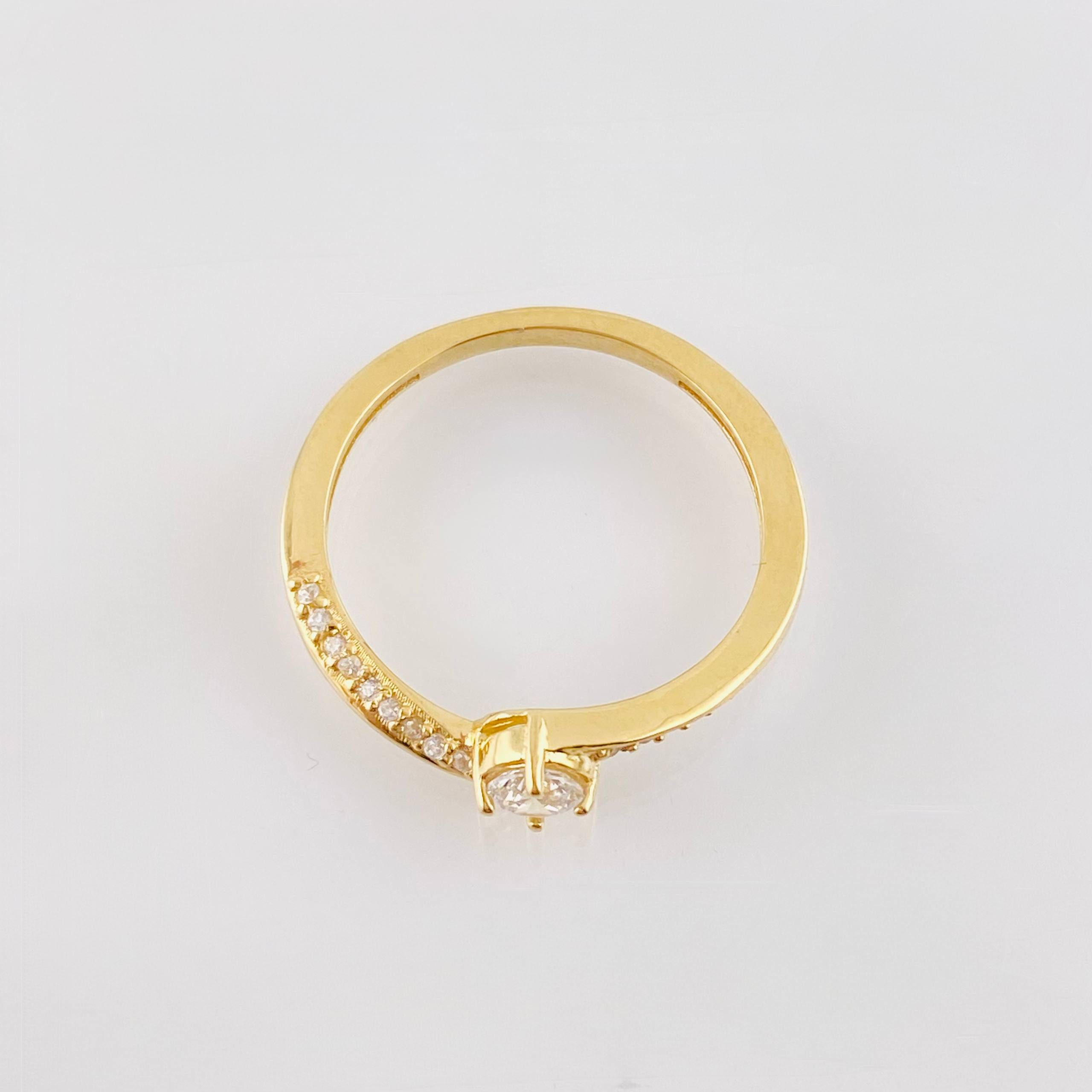 Solitaire Ring 2.6gr / T8 1/2 / 18K Yellow Gold *