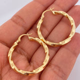 Mai Hoop Earrings 3.65gr / 1 1/4 in / 18K Gold