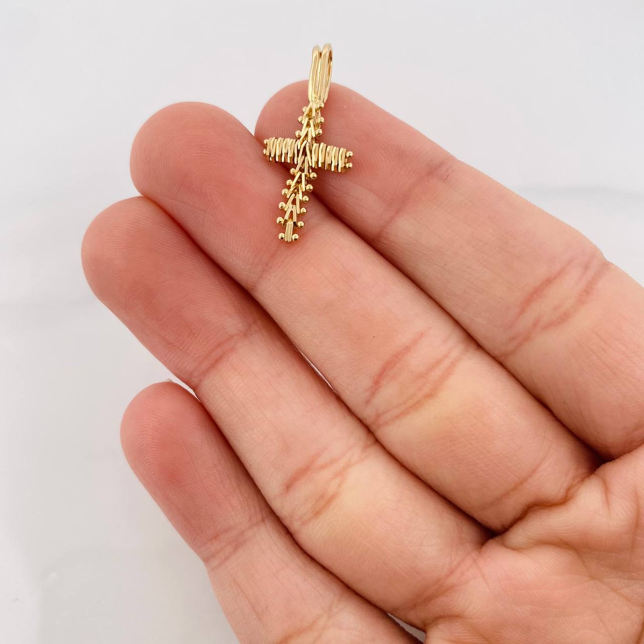 Dije Cruz 1.2g / 3/4 in Oro Amarillo 18K