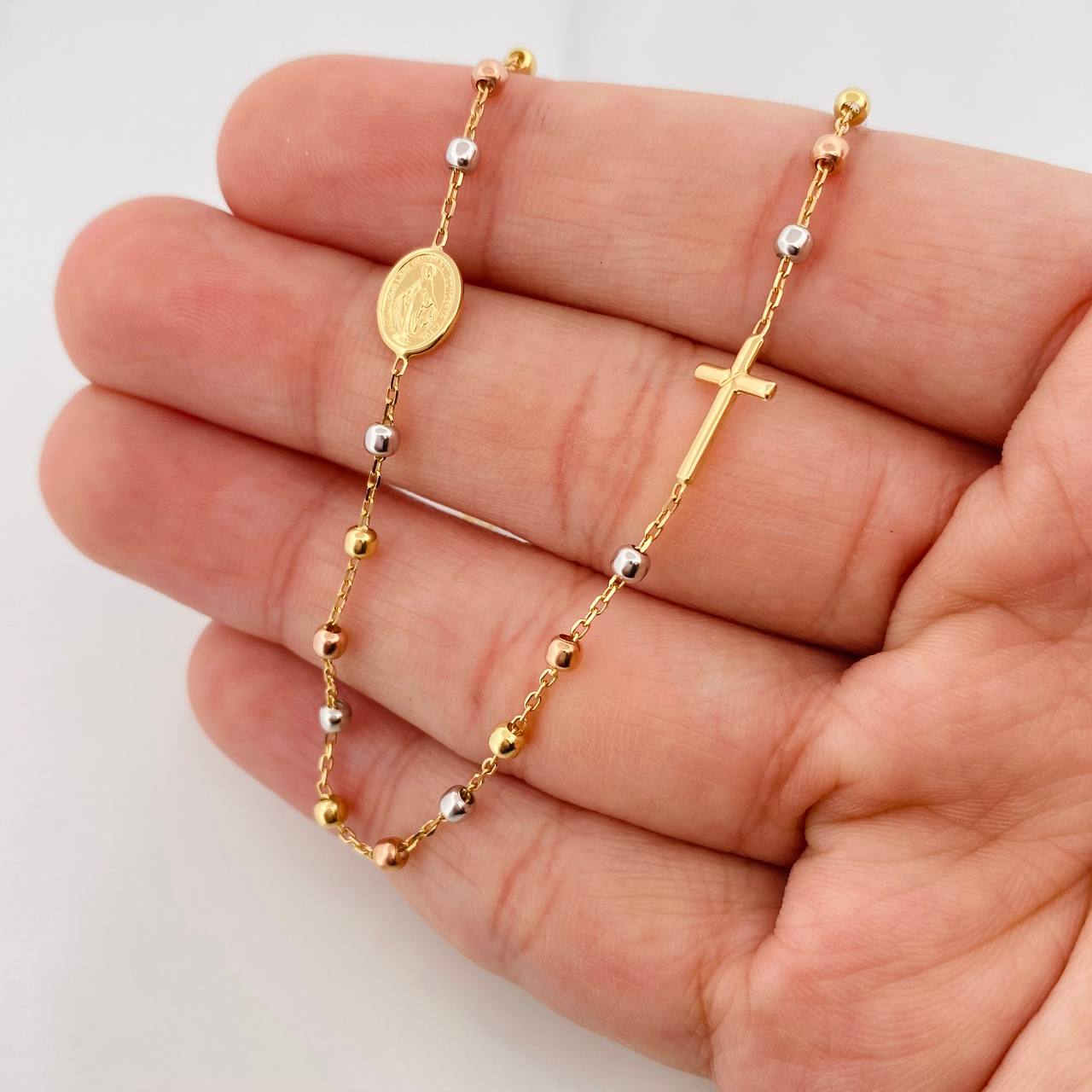 Cadena Denario Virgen Milagrosa Cruz 3.65g / 18 in / 2.5mm Tres Oros 18K