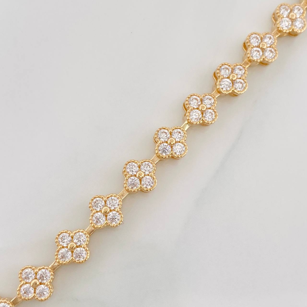 Pulso Flores 13.2g / 7 1/2 in / 6.1mm Oro Amarillo 18K