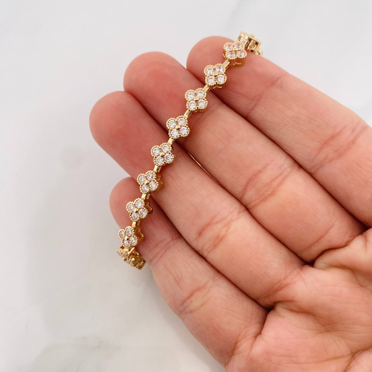 Pulso Flores 13.2g / 7 1/2 in / 6.1mm Oro Amarillo 18K