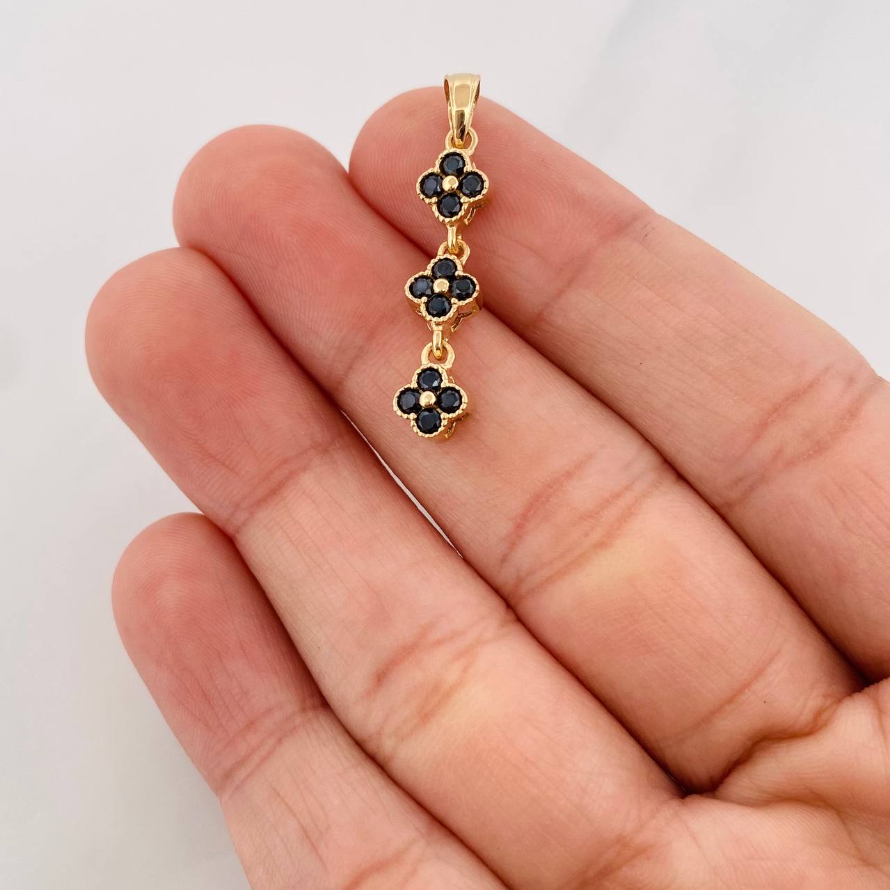 Pendant Flowers 1.55g / 1 1/4 in 18K Yellow Gold