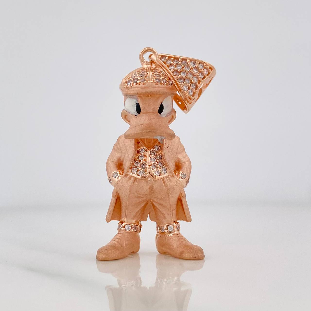 Dije Pato Serio 9.1g / 1 3/4 in Dos Oros Blanco Rosa 18K