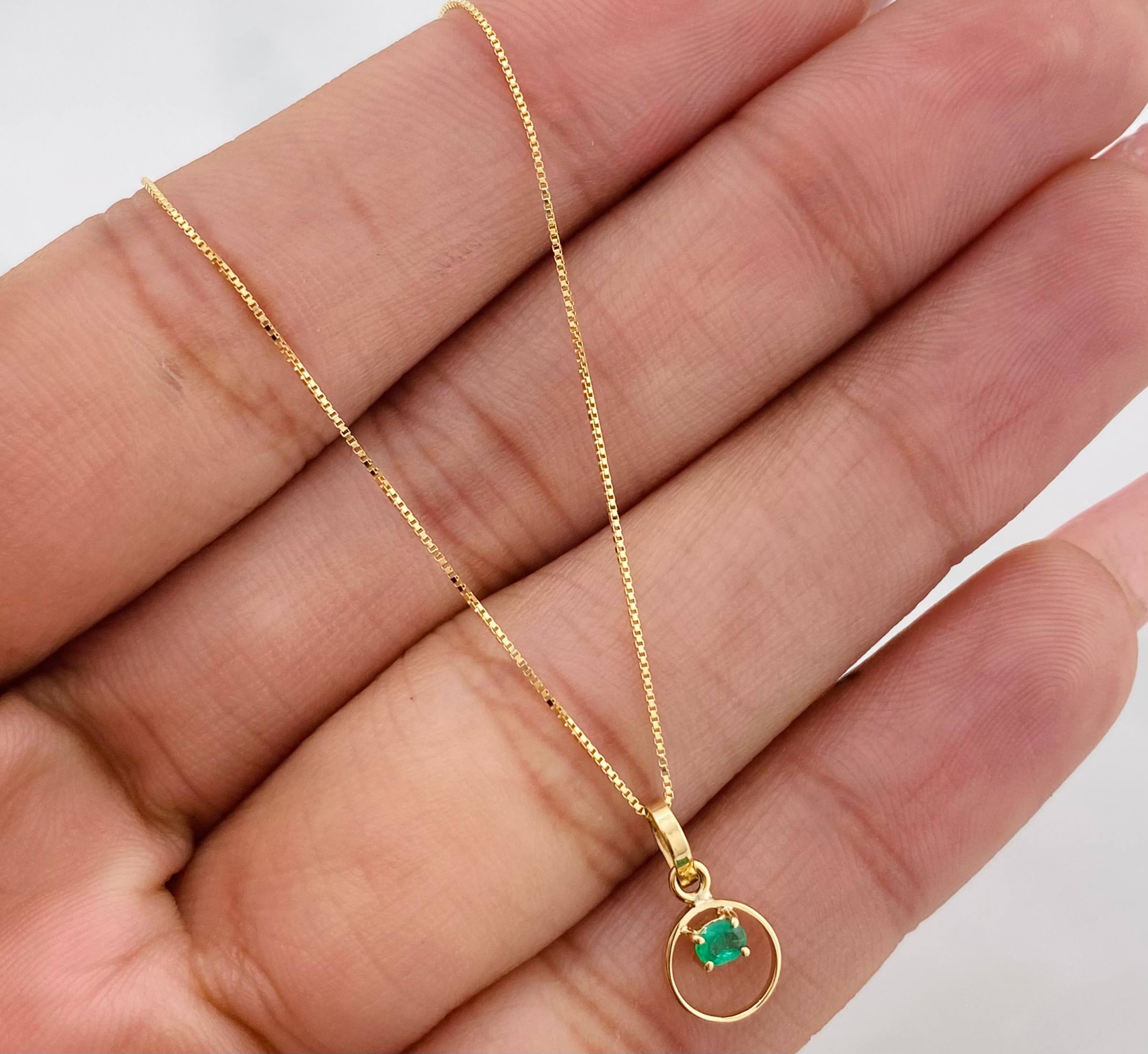 Set Venetian Chain + Circular Emerald Pendant 0.05pts / 1.35g / 15 3/4 in 18K Yellow Gold