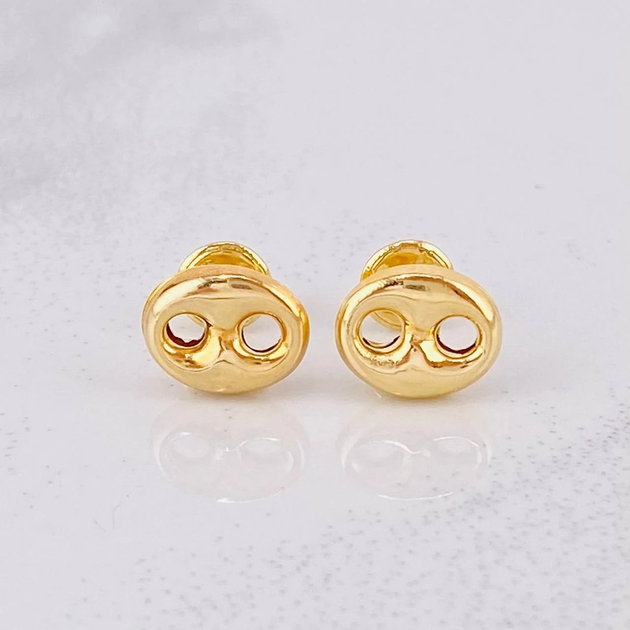 GC Stud Earrings 0.5g / in / 4.6mm Yellow Gold 18K