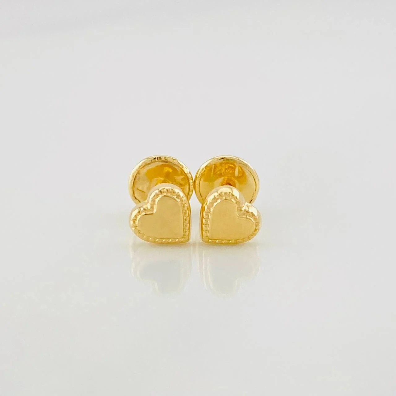 Stud Earrings Heart 0.5g / in / 5mm Yellow Gold 18K