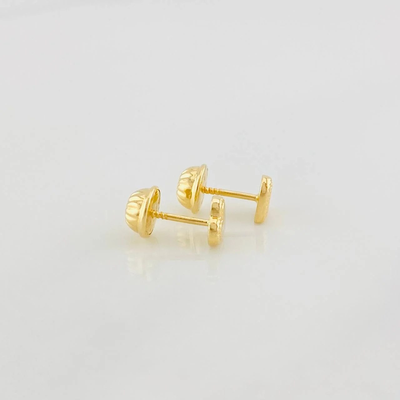 Stud Earrings Heart 0.5g / in / 5mm Yellow Gold 18K