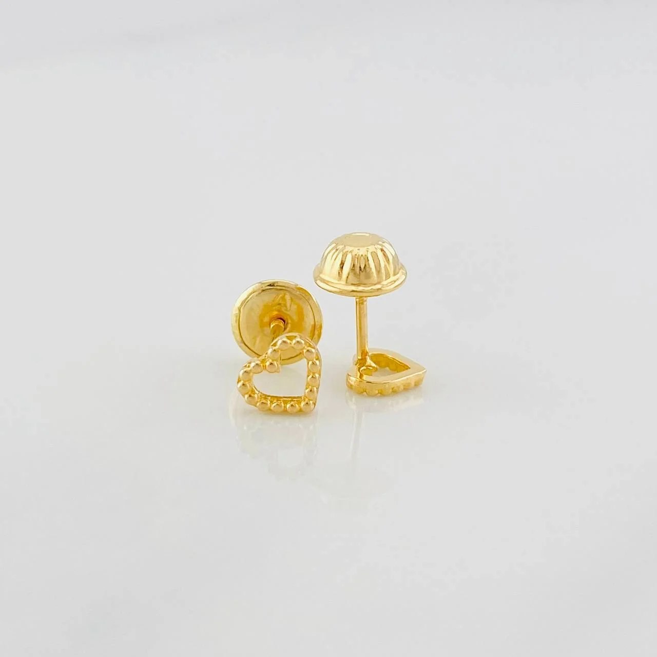 Stud Earrings Heart Silhouette 0.55g / in / 5mm Yellow Gold 18K