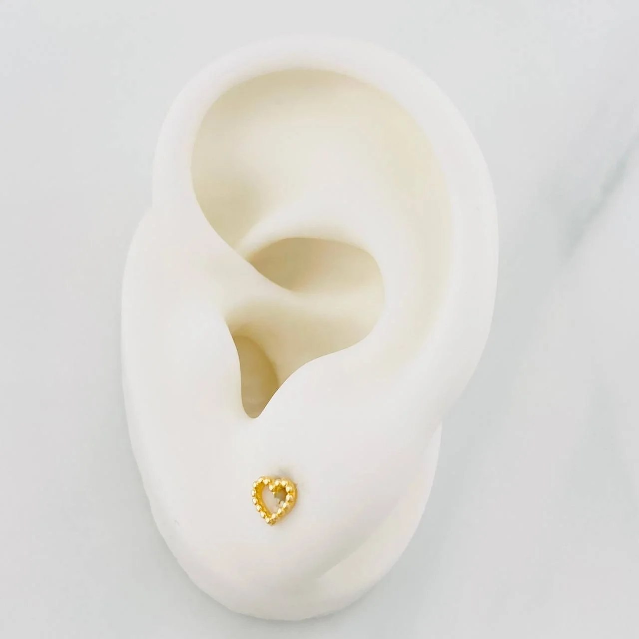 Stud Earrings Heart Silhouette 0.55g / in / 5mm Yellow Gold 18K