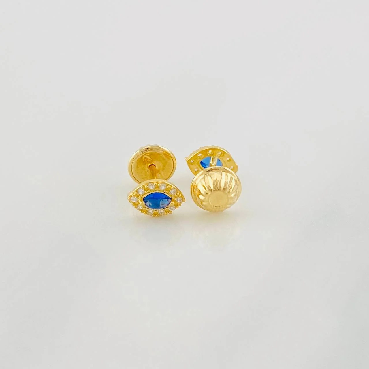 Stud Earrings Eye 0.7g / in / 4.6mm Yellow Gold 18K