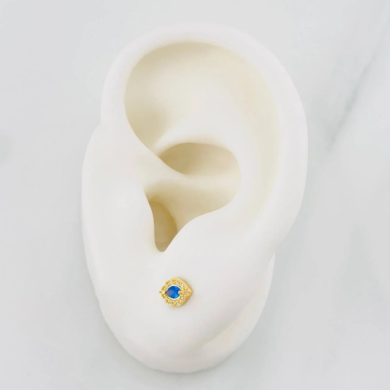 Stud Earrings Eye 0.7g / in / 4.6mm Yellow Gold 18K