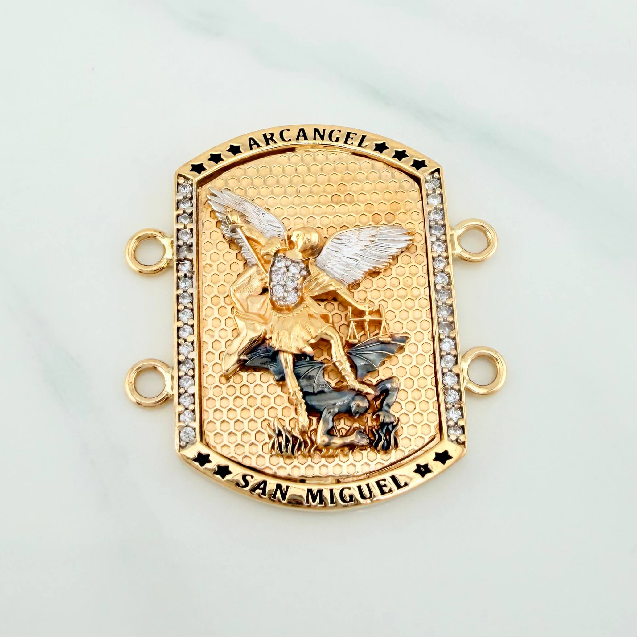 Herraje San Miguel Arcangel 14.2 g / 1 1/2 in Tres Oros 18K