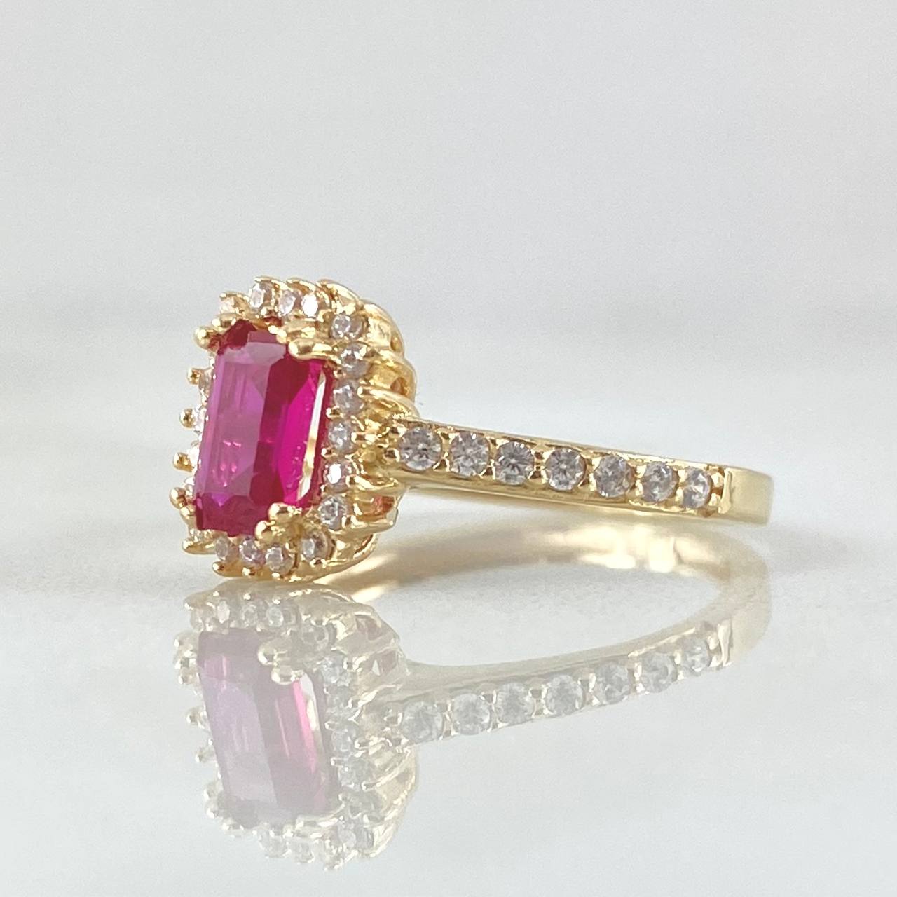 Solitaire Ring Halo Rectangular 2.35gr / Size 6 / 18K Gold
