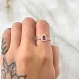 Solitaire Ring Halo Drop 2.3gr / Size 5 3/4 / 18K Gold ©