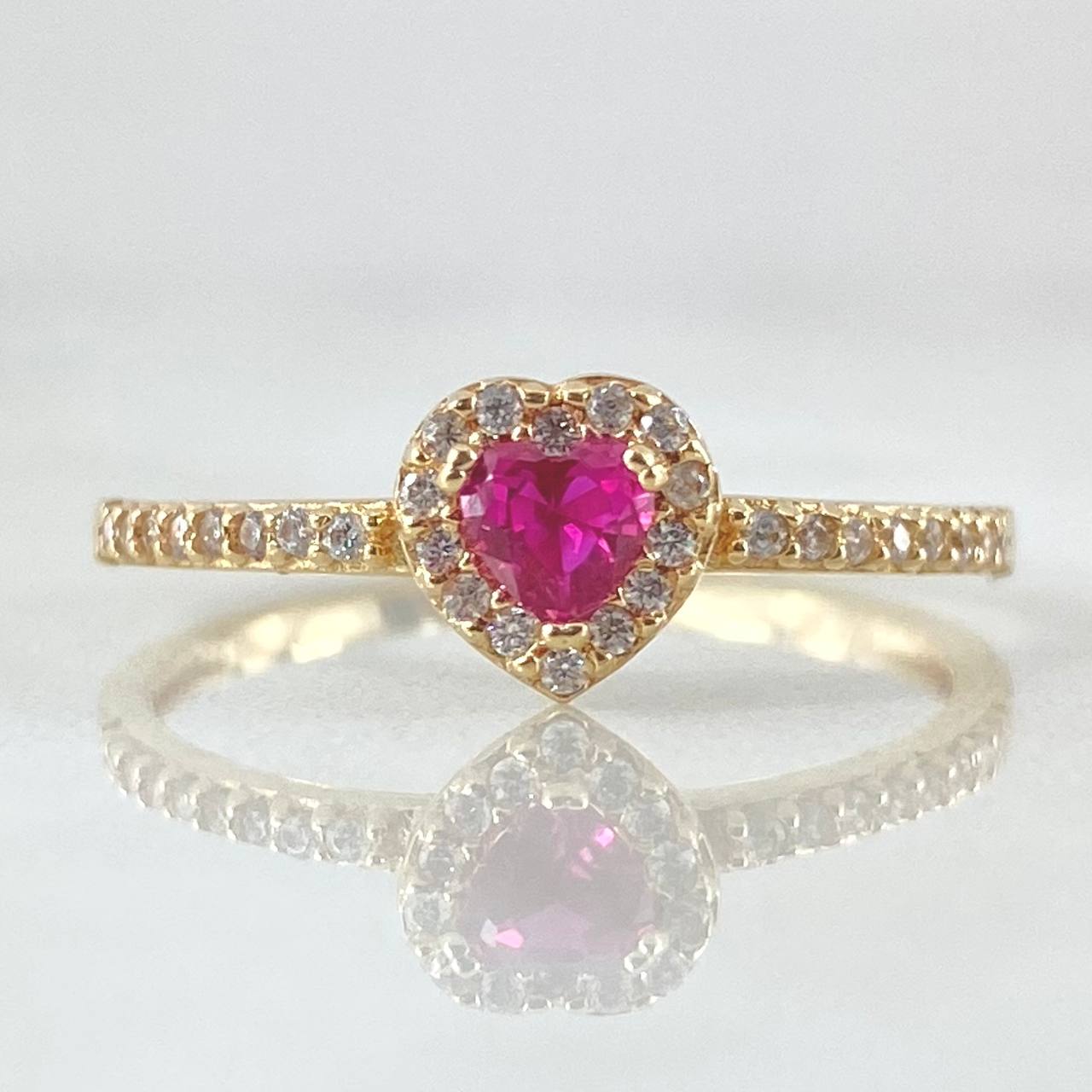 Solitaire Ring Halo Heart 1.9gr / Size 7 1/4 / 18K Gold