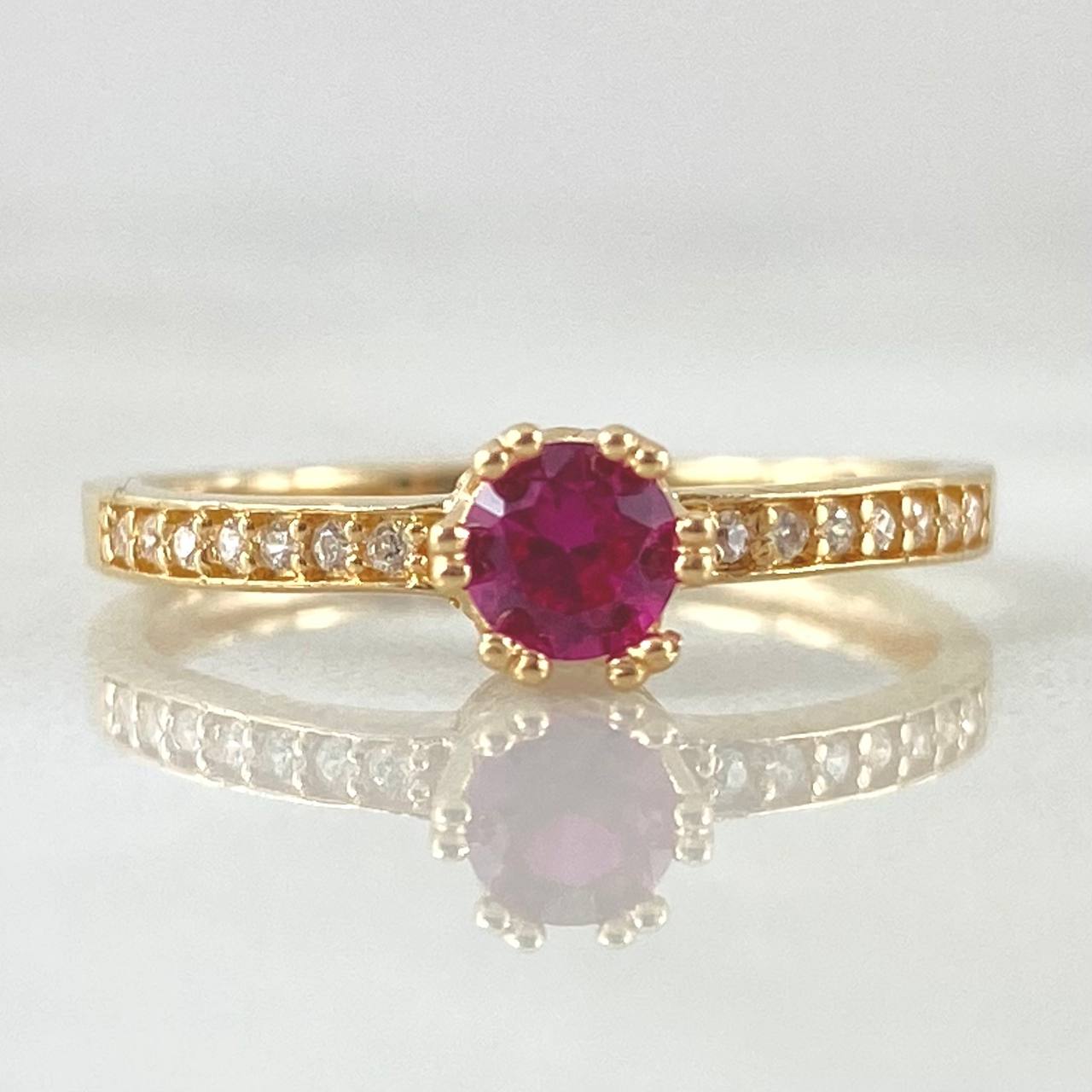 Crowned Solitaire Ring 2.2gr / Size 9 / 18K Gold *