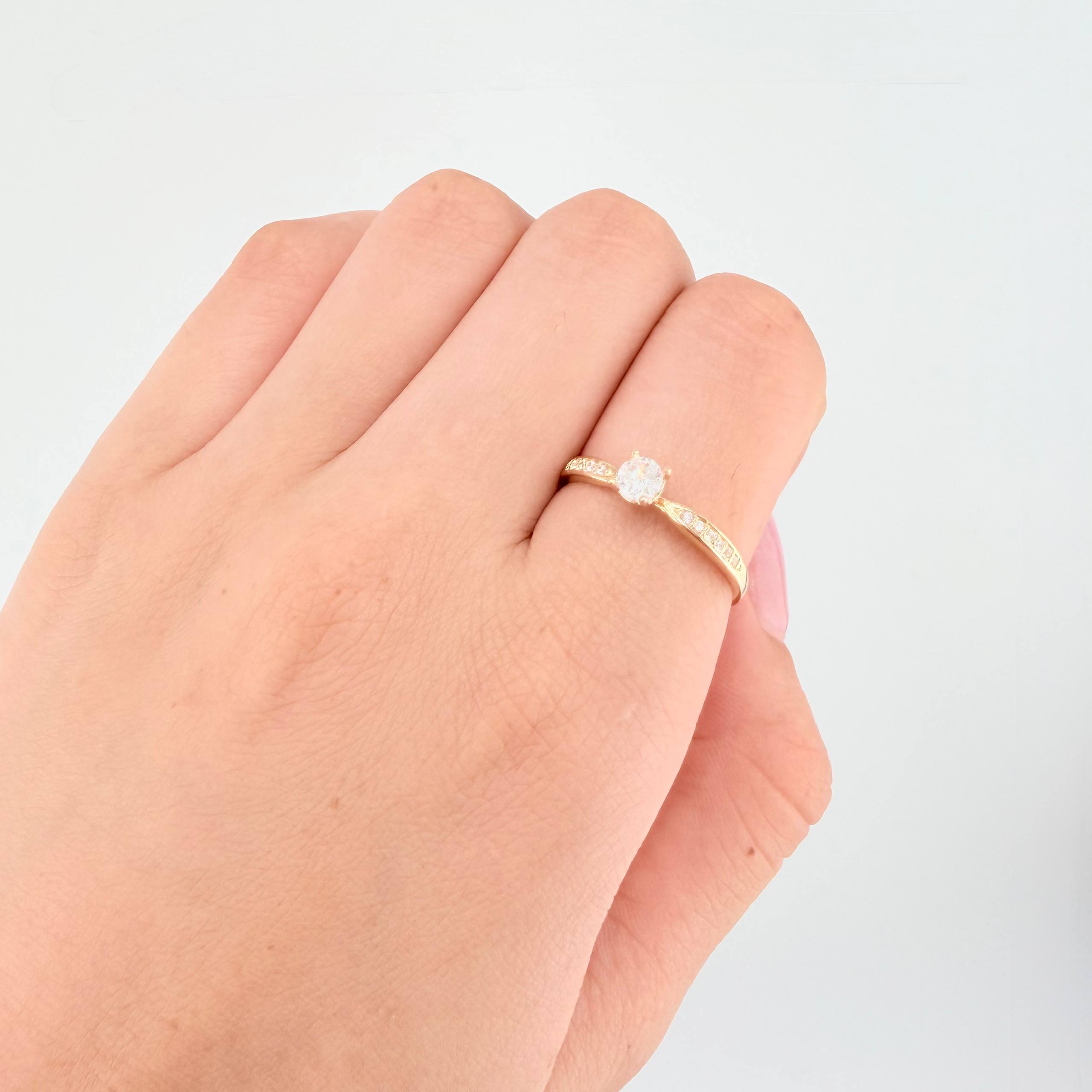 Solitaire Ring 1.4gr / T8 / 18K Yellow Gold ©
