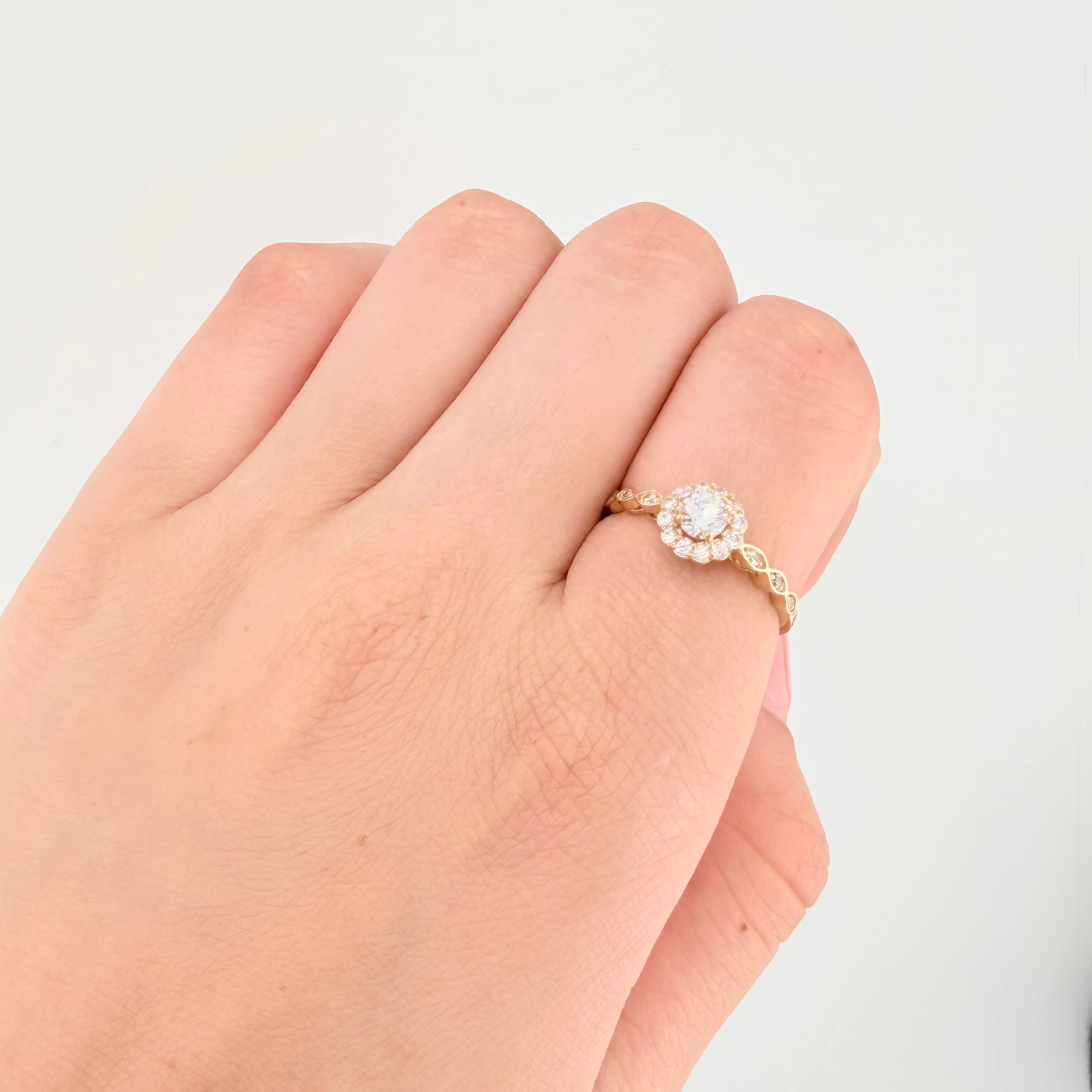 Anillo Halo Ojal 1.75gr / T6 1/4 / Oro Amarillo 18K