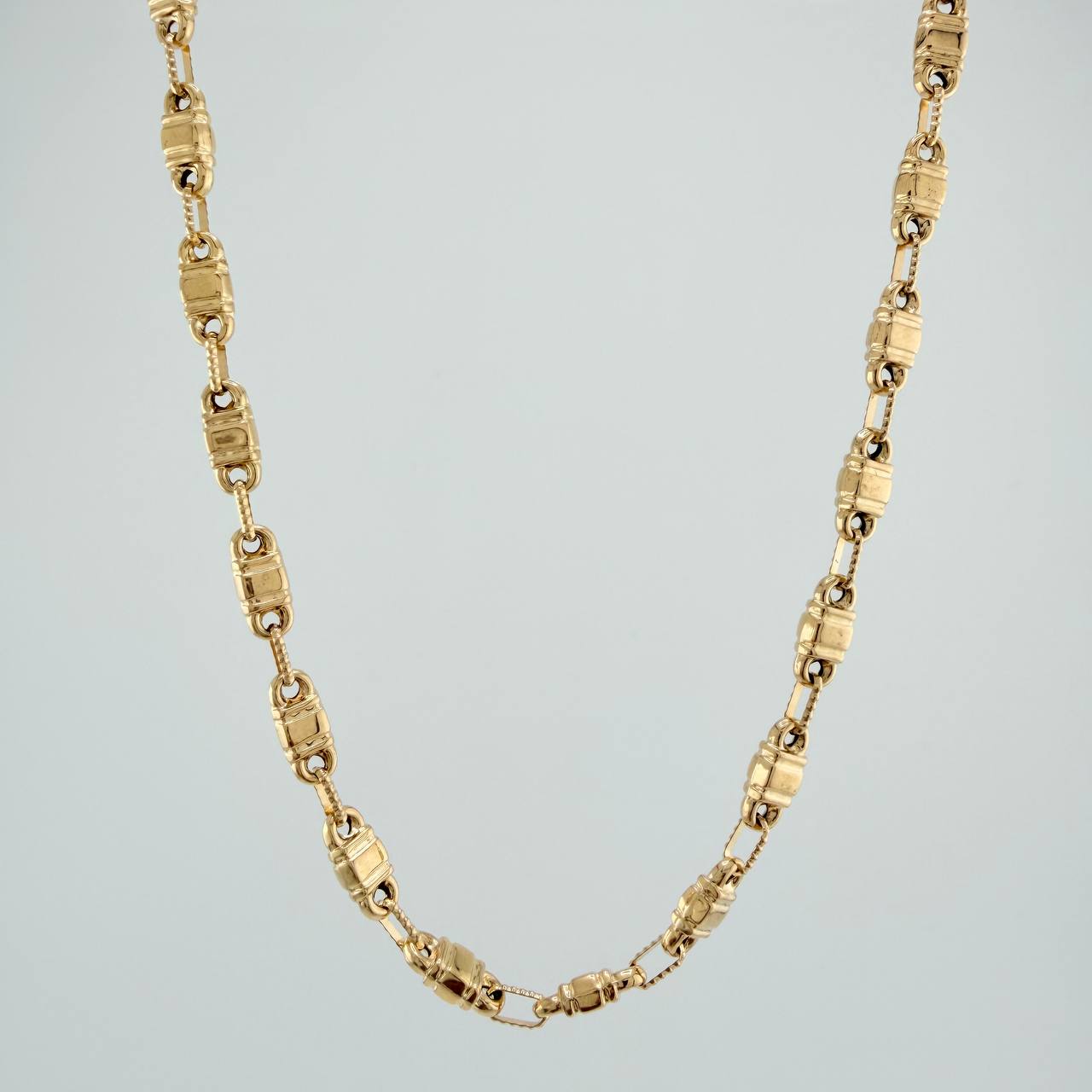 Cadena Rustica Barril Cuadrado 13.4gr / 24 in / 4.36mm Oro Amarillo 18K $