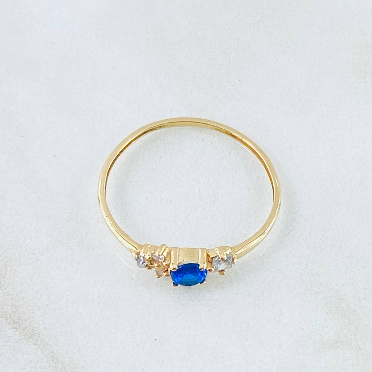 Anillo Solitario Flores Delicadas 0.9gr / T6 3/4 / Oro Amarillo 18K ©