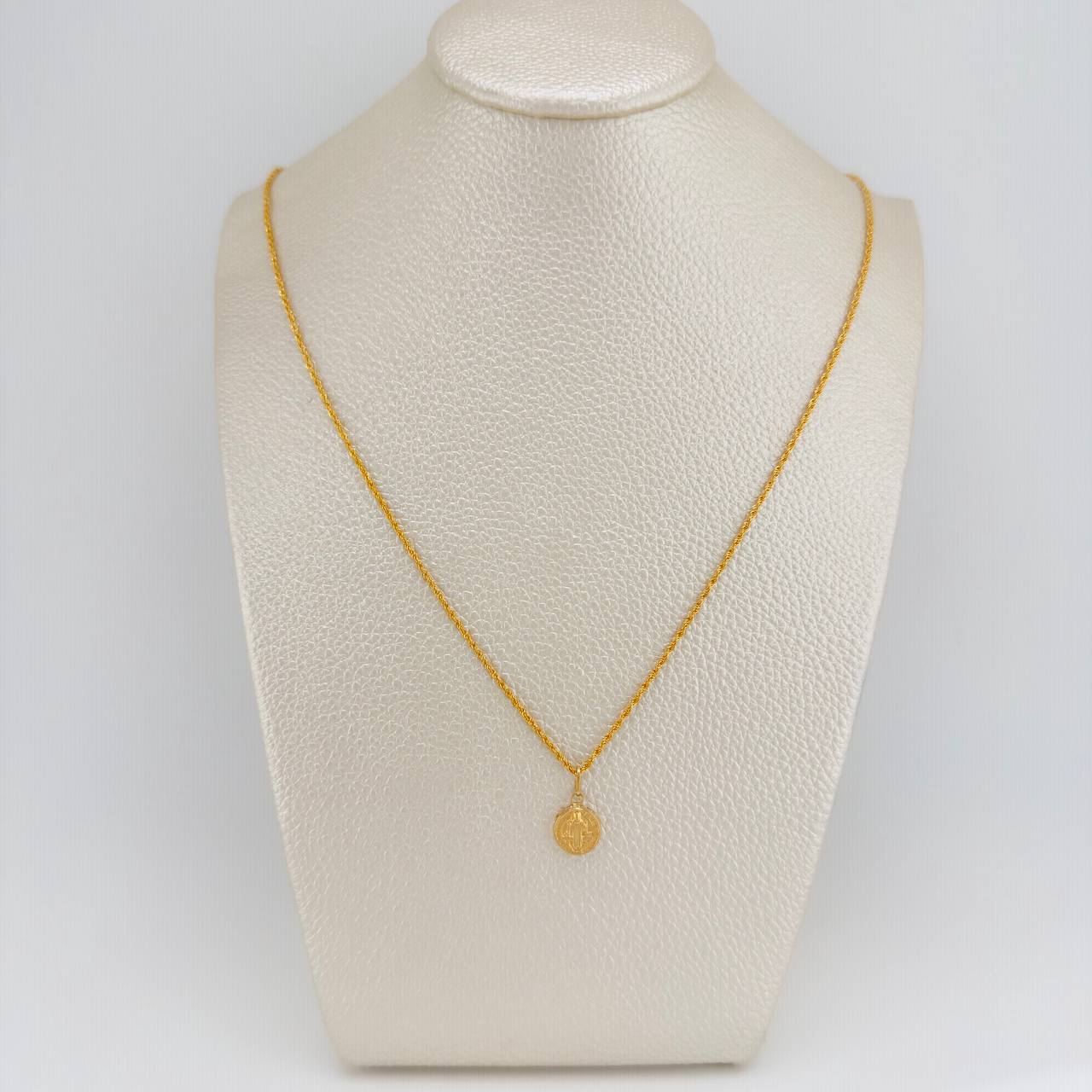Set Cadena y Dije Lazo + San Benito 1.4gr / 19 3/4 in / 1.09mm Oro Amarillo 18K $