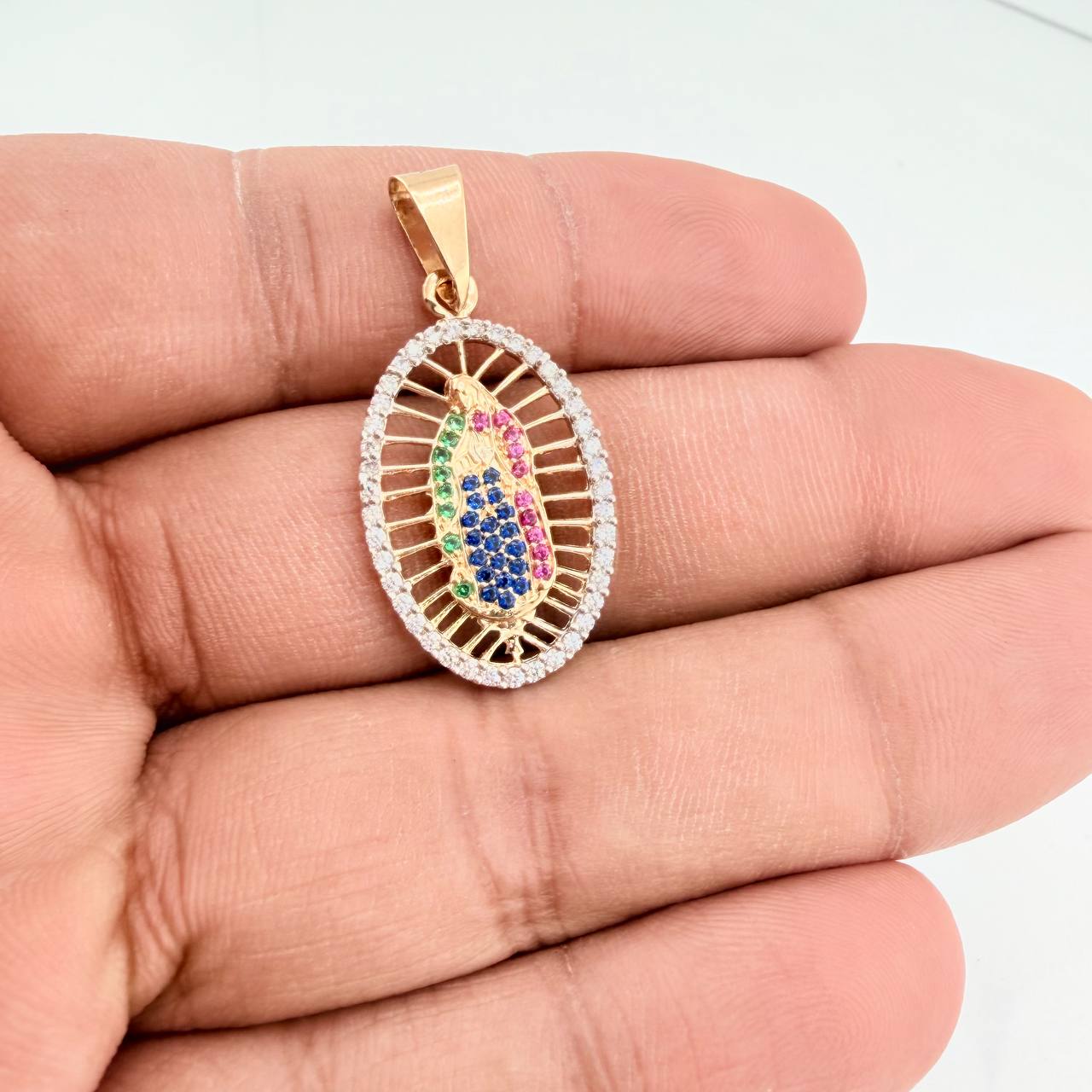 Dije Virgen De Guadalupe 2.8gr / 1 1/2 in / Dos Oros Amarillo Blanco 18K $