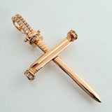 Dije Cruz Clavo 4.15gr / 1 3/4 in / Oro Rosa 18K $
