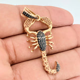 Dije Escorpion 7.2gr / 2 in / Dos Oros Negro Amarillo 18K $