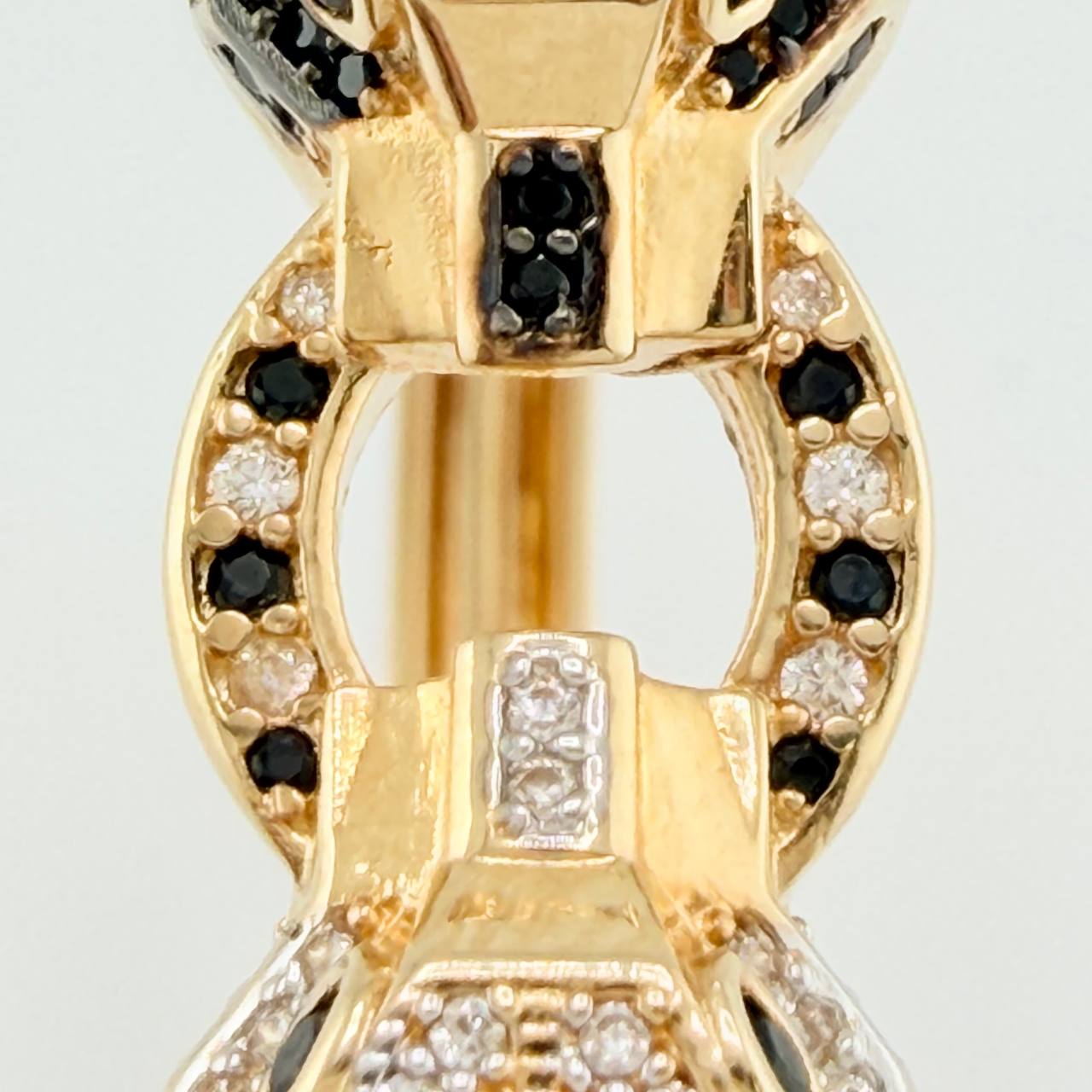 Pulso Pantera Ying-Yang 20.9gr / 7 1/2 in / 11.3mm Tres Oros 18K $