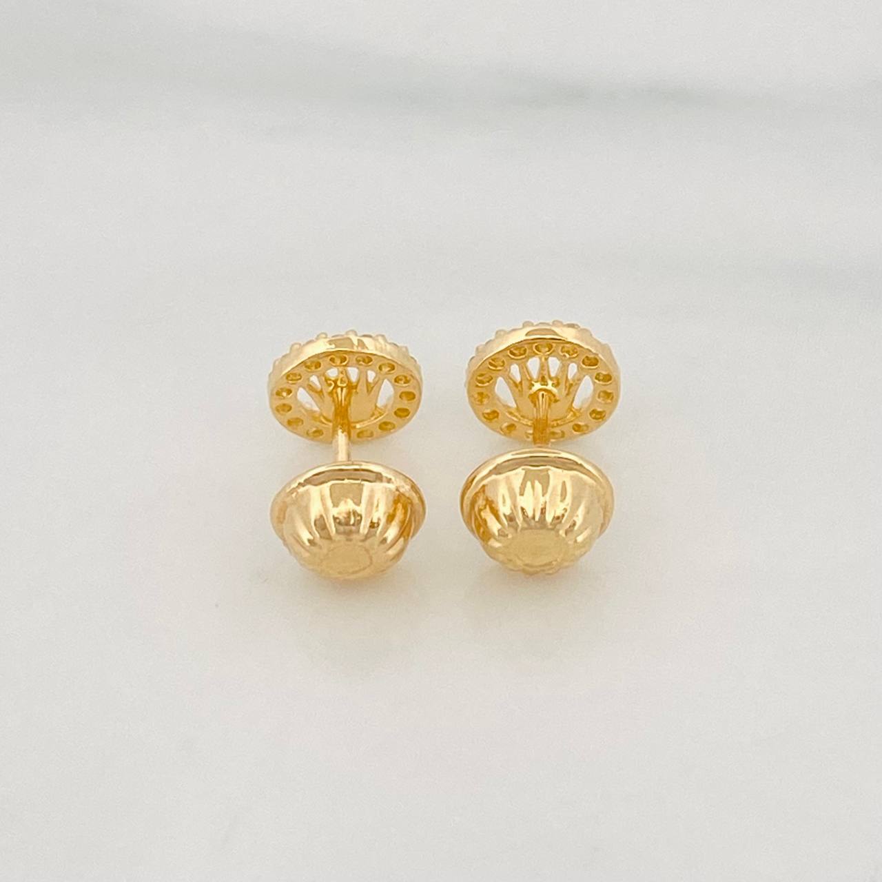 Stud Earrings Crown 0.7g / in / 5.7mm Yellow Gold 18K
