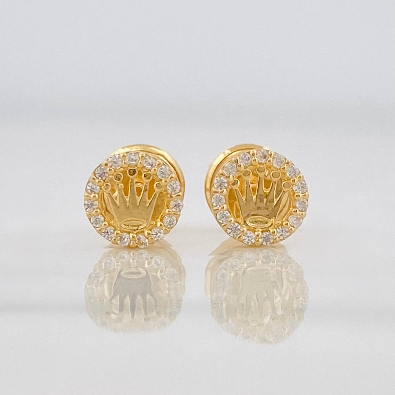 Stud Earrings Crown 0.7g / in / 5.7mm Yellow Gold 18K